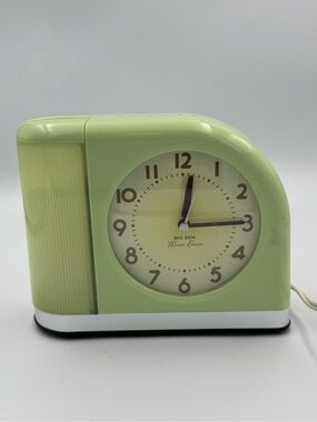 Vintage Big Ben Moon Beam Alarm Clock Green Lighted Analog Snooze Westclox